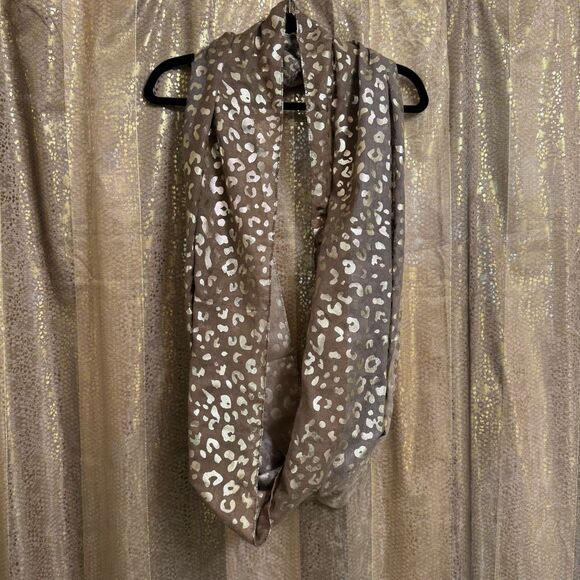 BP. Nordstrom Gold Foil Cheetah Print Infinity Tan Brown Scarf NWOT - Picture 1 of 4